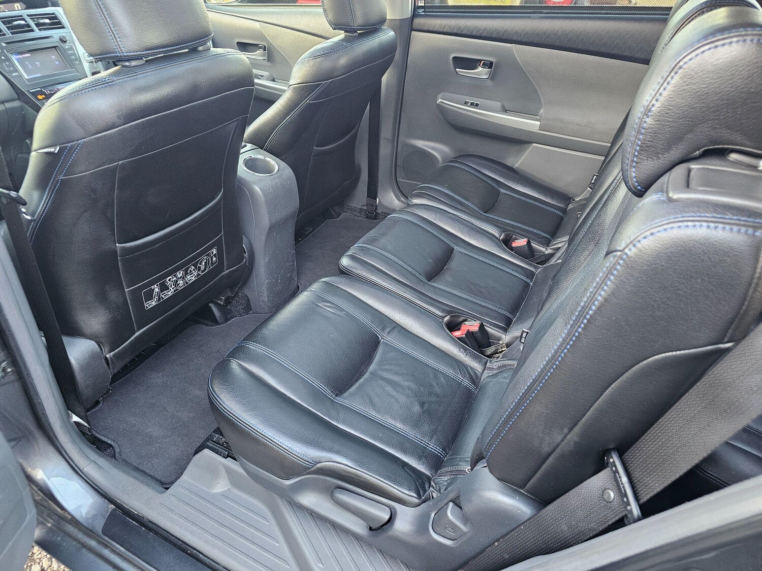 Used Toyota Prius+ 2012 for sale - 77839658: Photo 43