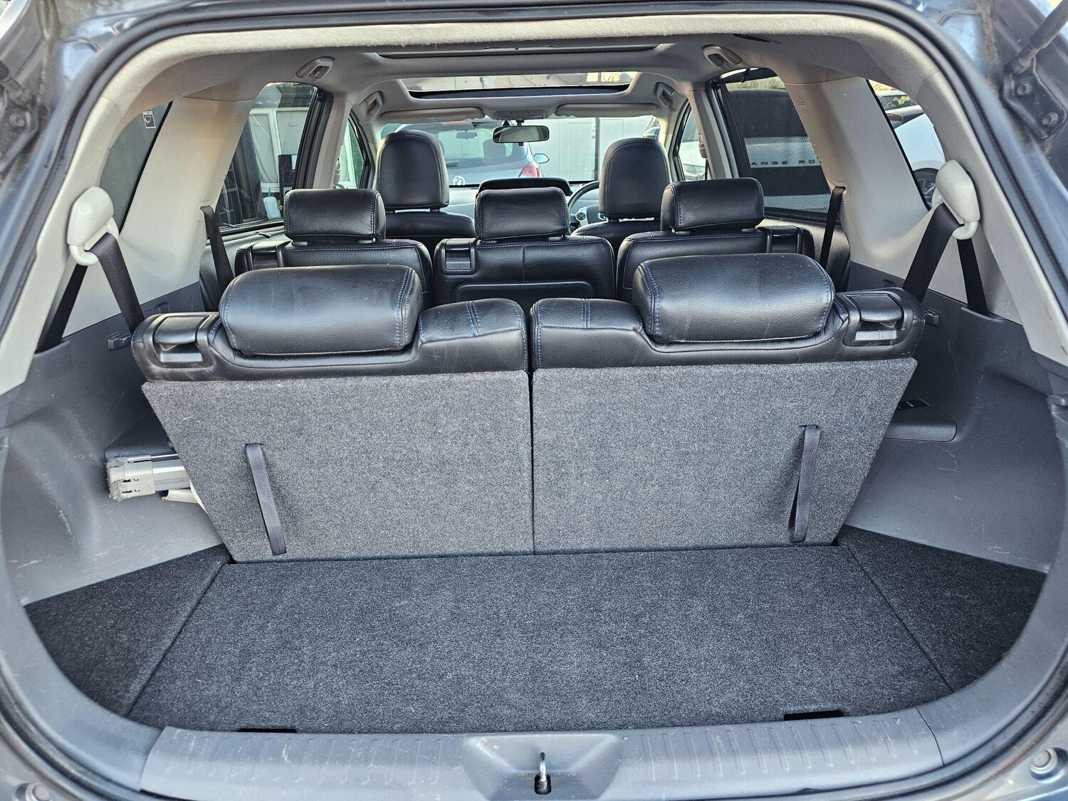 Used Toyota Prius+ 2012 for sale - 77839658: Photo 54