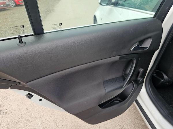 Used Vauxhall Insignia 2015 for sale - 75677653: Photo 14