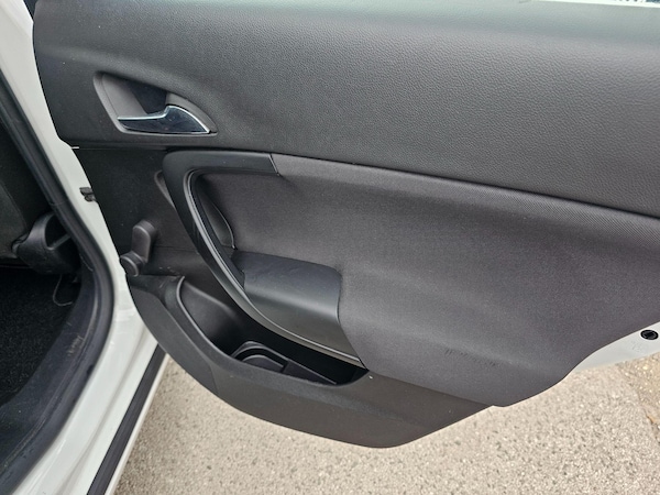 Used Vauxhall Insignia 2015 for sale - 75677653: Photo 15