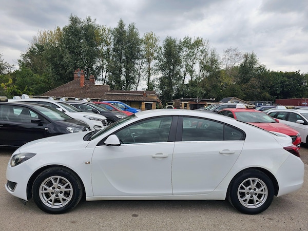 Used Vauxhall Insignia 2015 for sale - 75677653: Photo 2