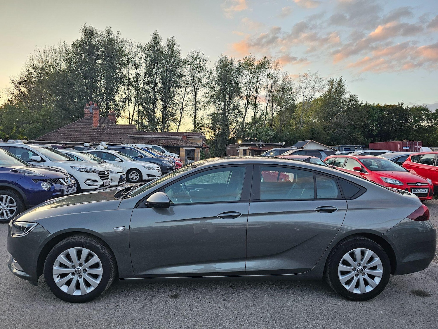 Used Vauxhall Insignia 2018 for sale - 75866912: Photo 2