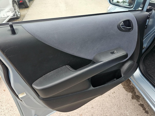 Used Honda Jazz 2005 for sale - 76295323: Photo 23