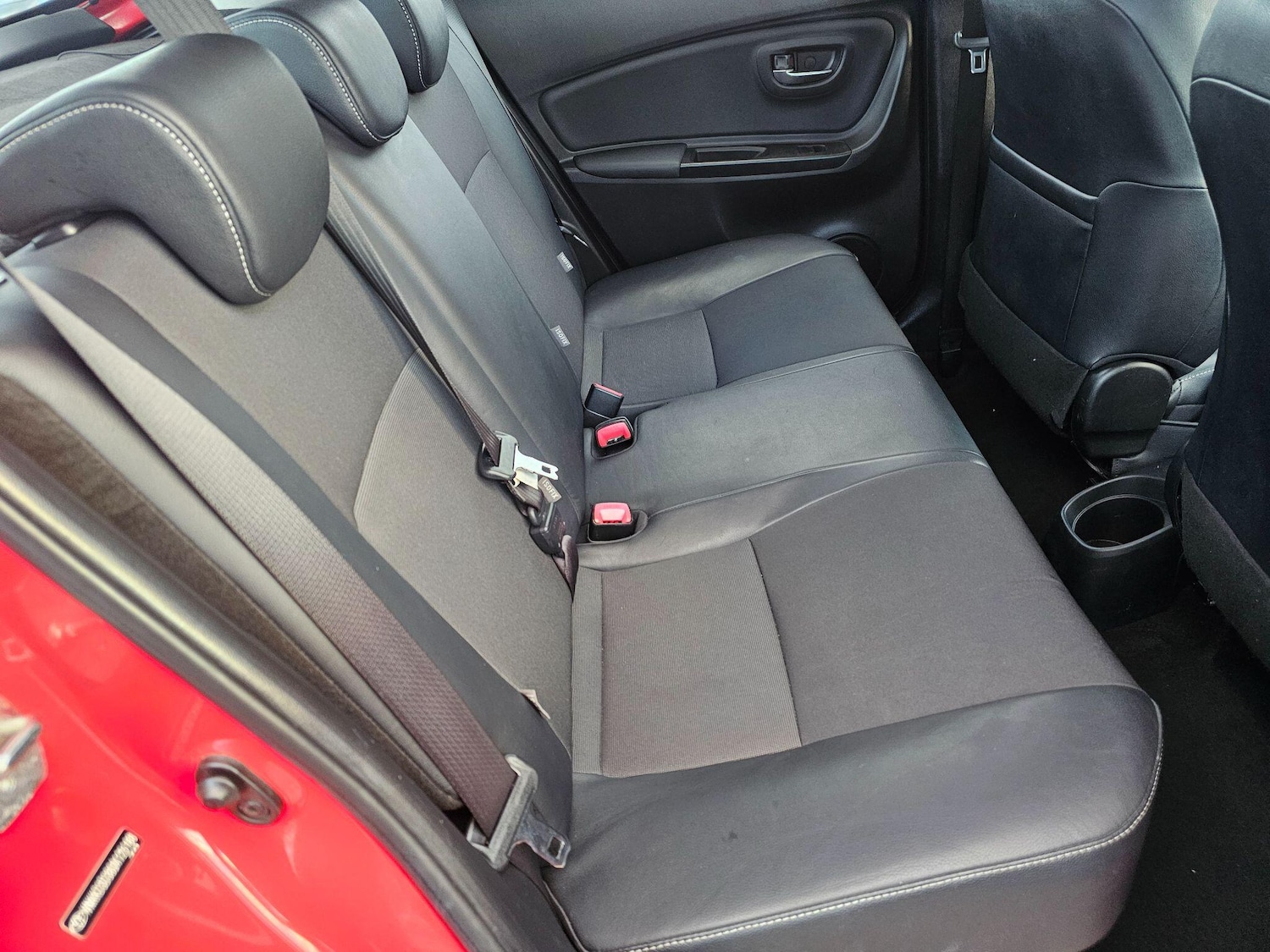 Used Toyota Yaris 2014 for sale - 76992945: Photo 28