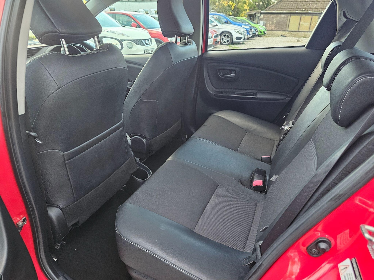 Used Toyota Yaris 2014 for sale - 76992945: Photo 29