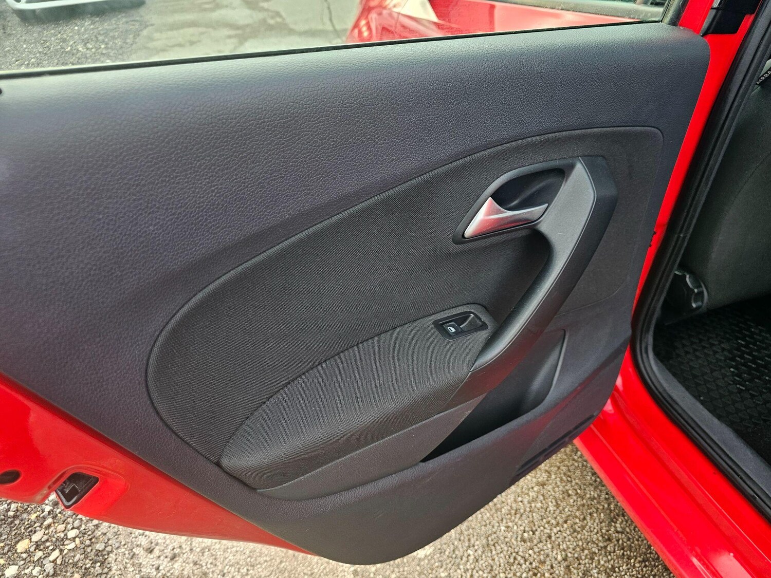 Used Volkswagen Polo 2015 for sale - 76671425: Photo 26