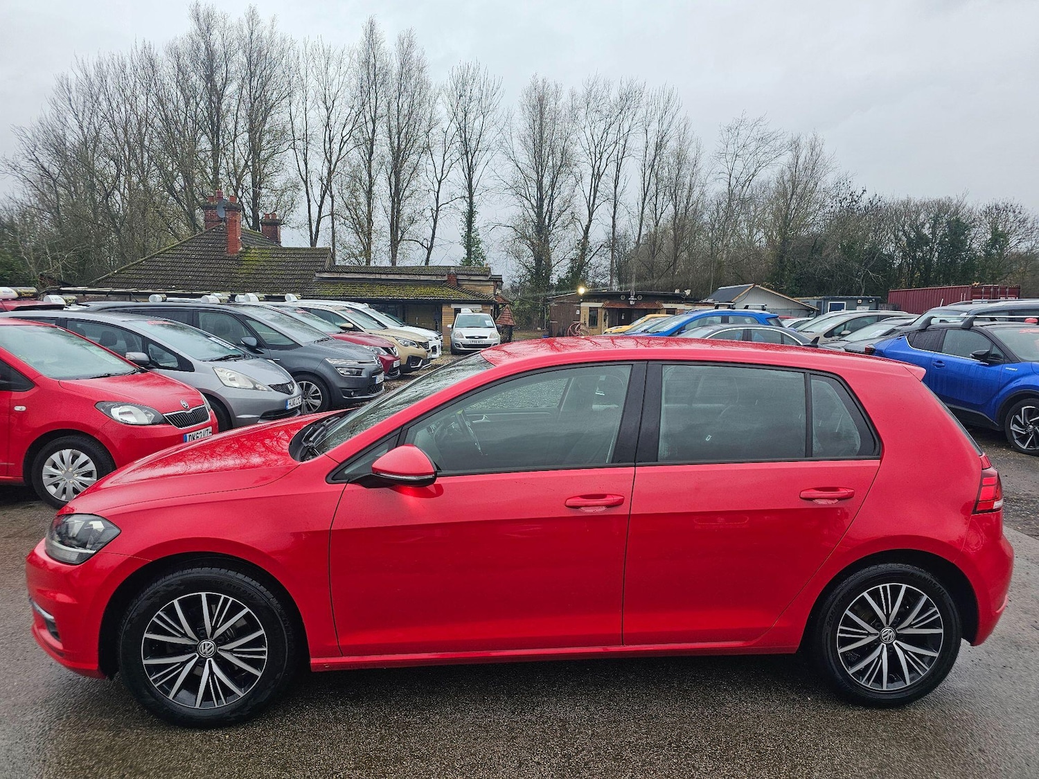 Used Volkswagen Golf 2017 for sale - 76786655: Photo 2