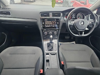 Used Volkswagen Golf 2017 for sale - 76786655: Photo