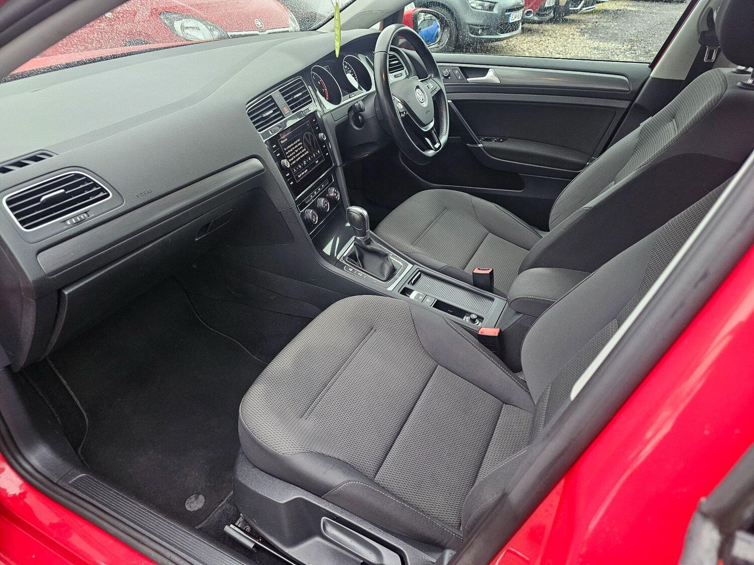 Used Volkswagen Golf 2017 for sale - 76786655: Photo 5