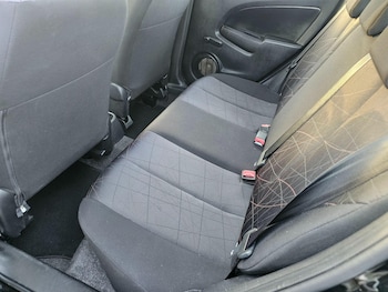 Used Mazda Mazda2 2011 for sale - 77670448: Photo