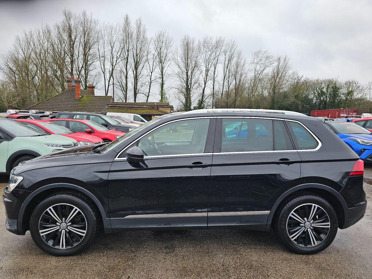 Used Volkswagen Tiguan 2017 for sale - 77143233: Photo 2