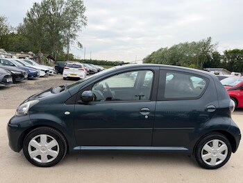Used Toyota AYGO 2011 for sale - 78528940: Photo