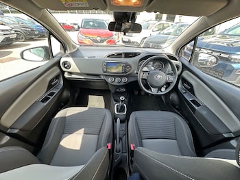 Used Toyota Yaris 2019 for sale - 79199269: Photo