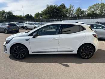 Used Renault Clio 2024 for sale - 74859805: Photo