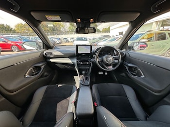 Used Toyota Yaris Cross 2023 for sale - 79335904: Photo