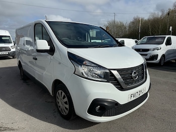 Used Nissan NV300 2017 for sale - 77998387: Photo