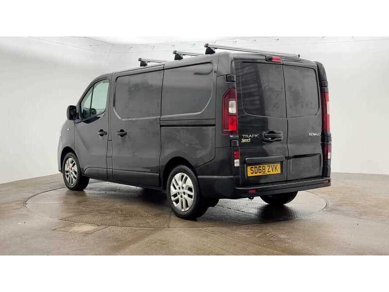 Used Renault Trafic 2018 for sale - 77328812: Photo 2
