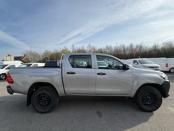 Used Toyota Hilux 2020 for sale - 77963627: Photo
