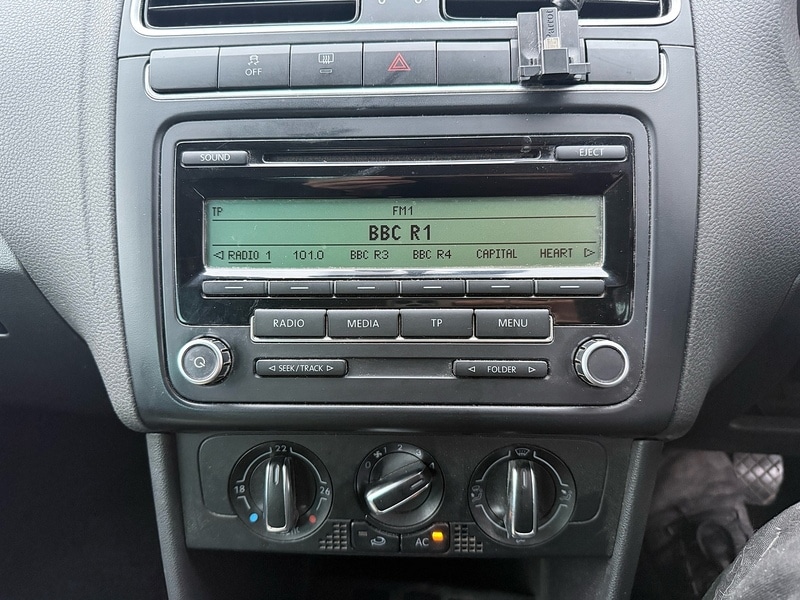 Used Volkswagen Polo 2010 for sale - 76969755: Photo 14