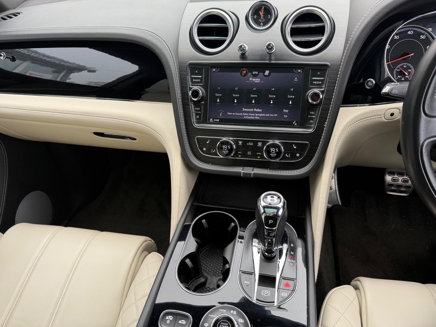 Used Bentley Bentayga 2016 for sale - 77484191: Photo 13