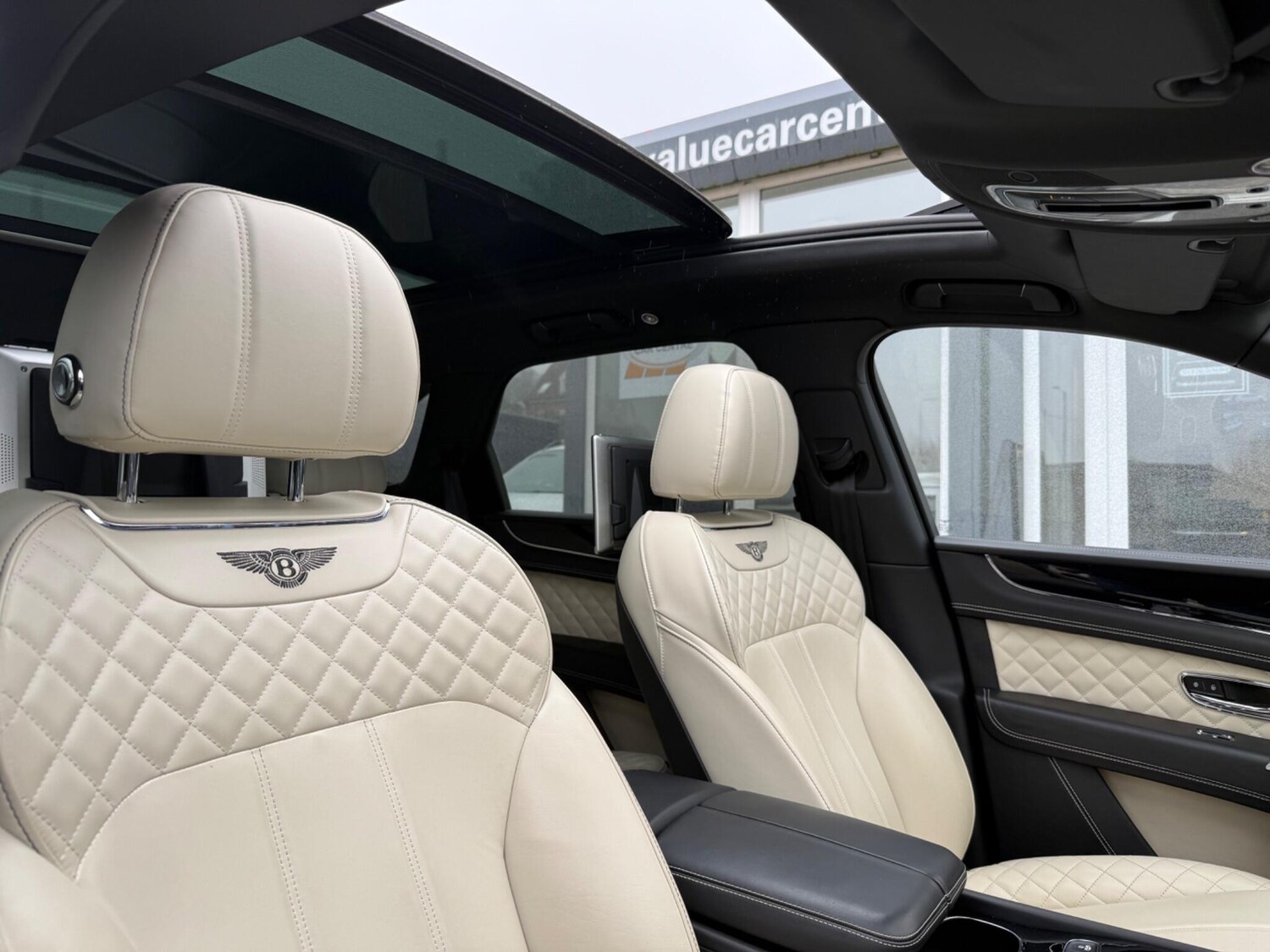 Used Bentley Bentayga 2016 for sale - 77484191: Photo 14