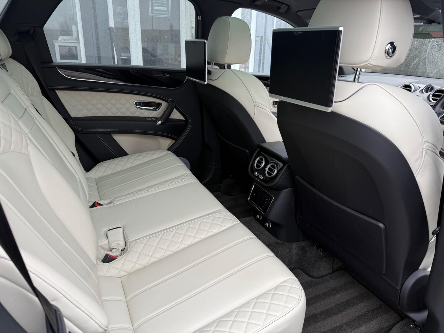 Used Bentley Bentayga 2016 for sale - 77484191: Photo 15