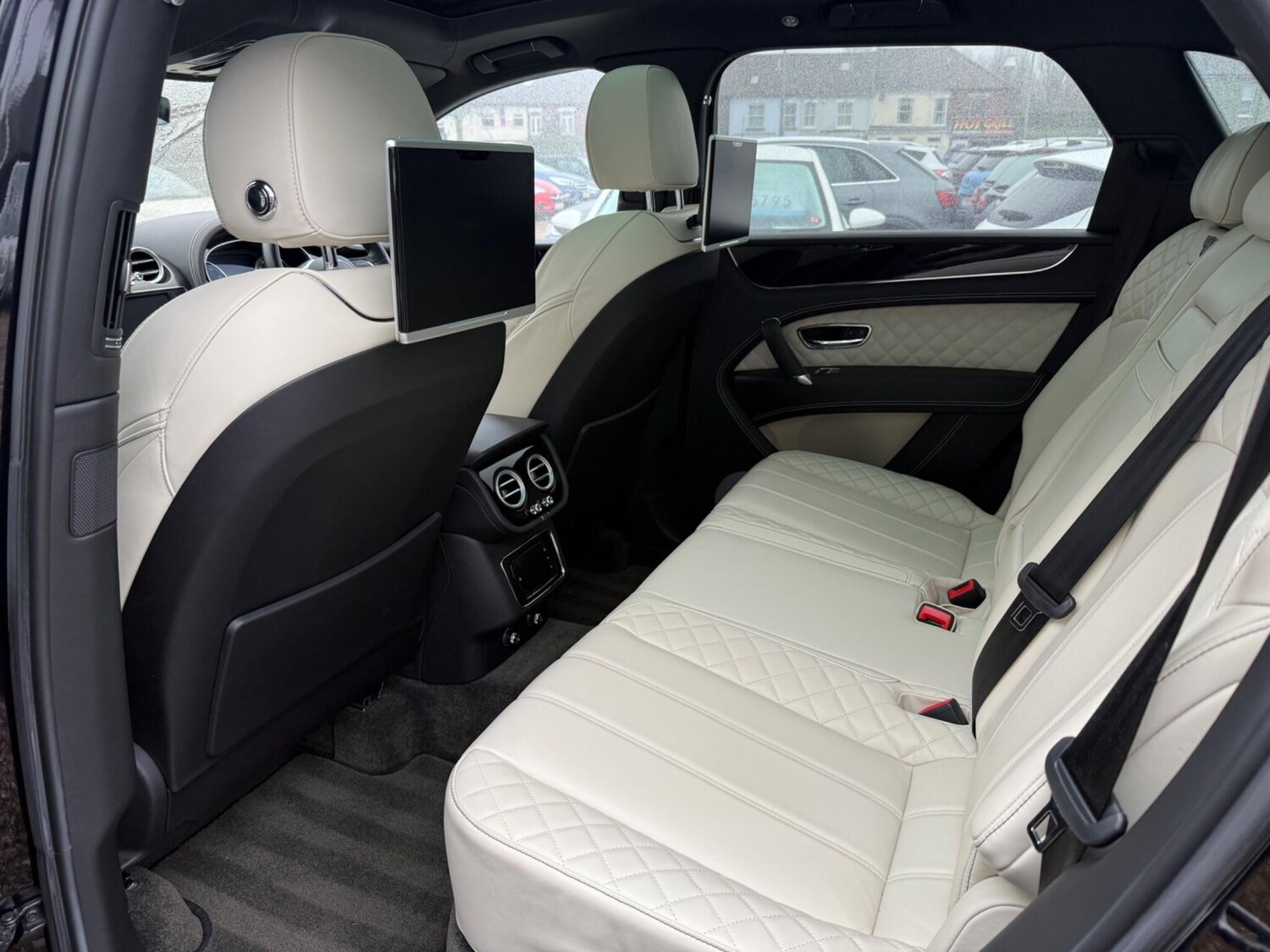 Used Bentley Bentayga 2016 for sale - 77484191: Photo 18