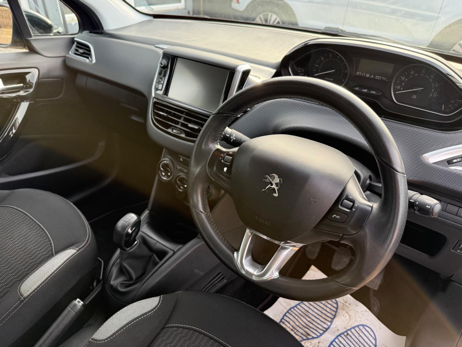 Used Peugeot 208 2016 for sale - 77215711: Photo 9