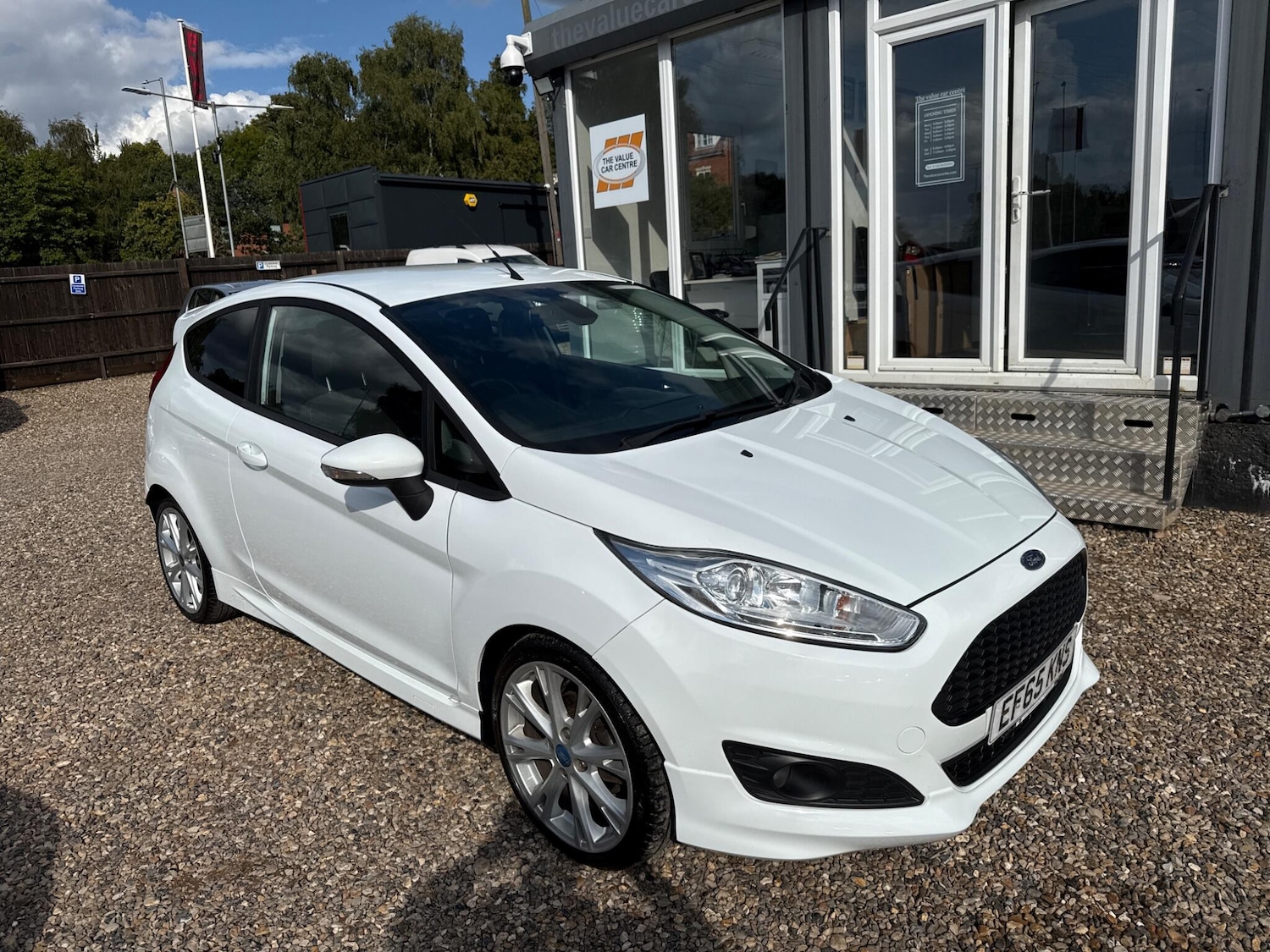 Used Ford Fiesta 2015 for sale - 76060075: Photo 1