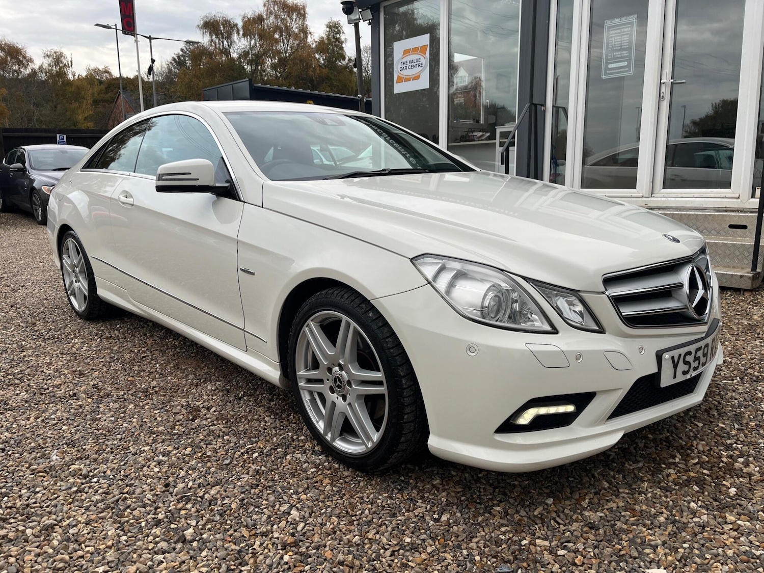 Used Mercedes-Benz E Class 2010 for sale - 76485290: Photo 1