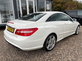 Used Mercedes-Benz E Class 2010 for sale - 76485290: Photo