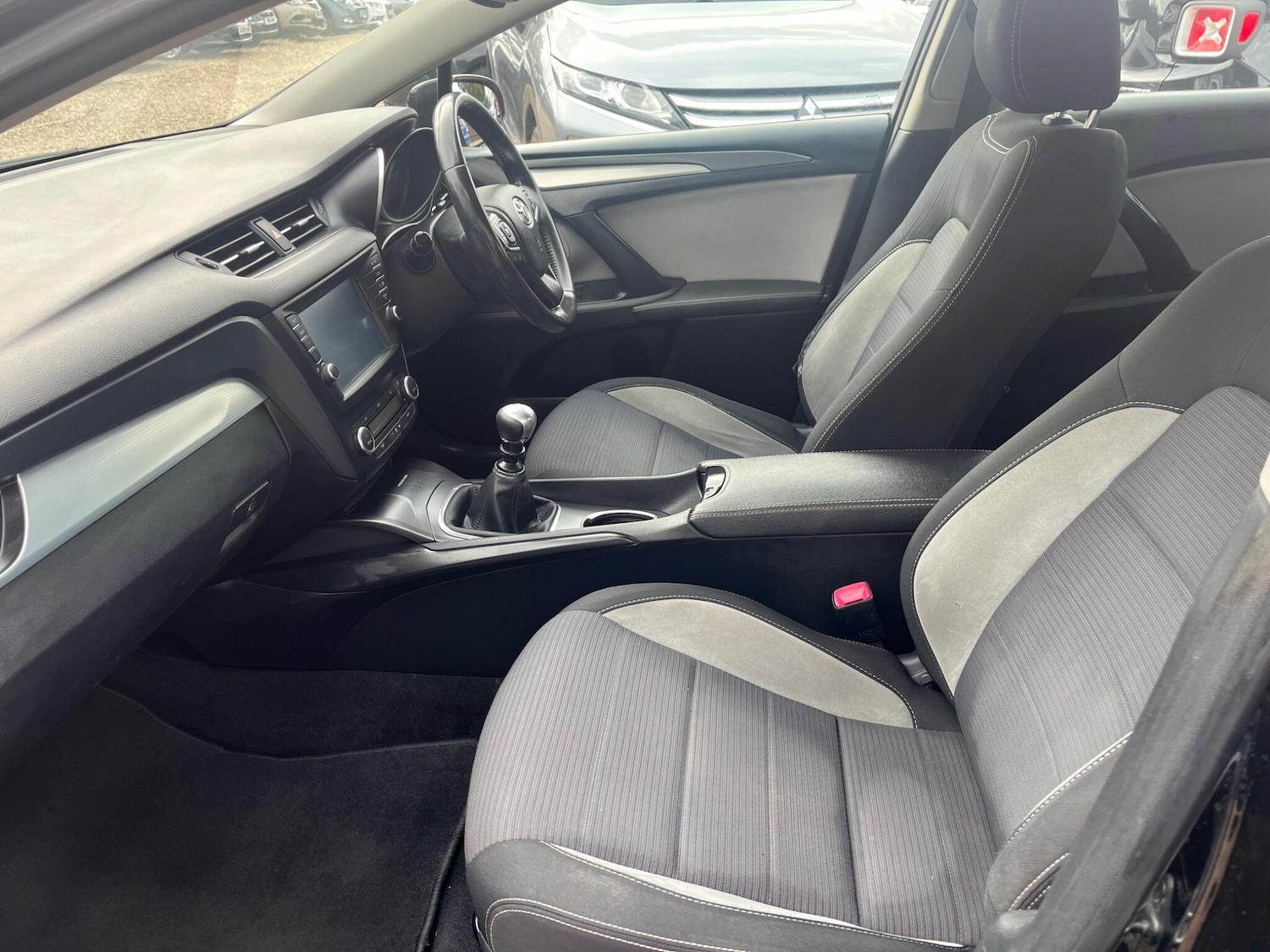 Used Toyota Avensis 2016 for sale - 75564316: Photo 13