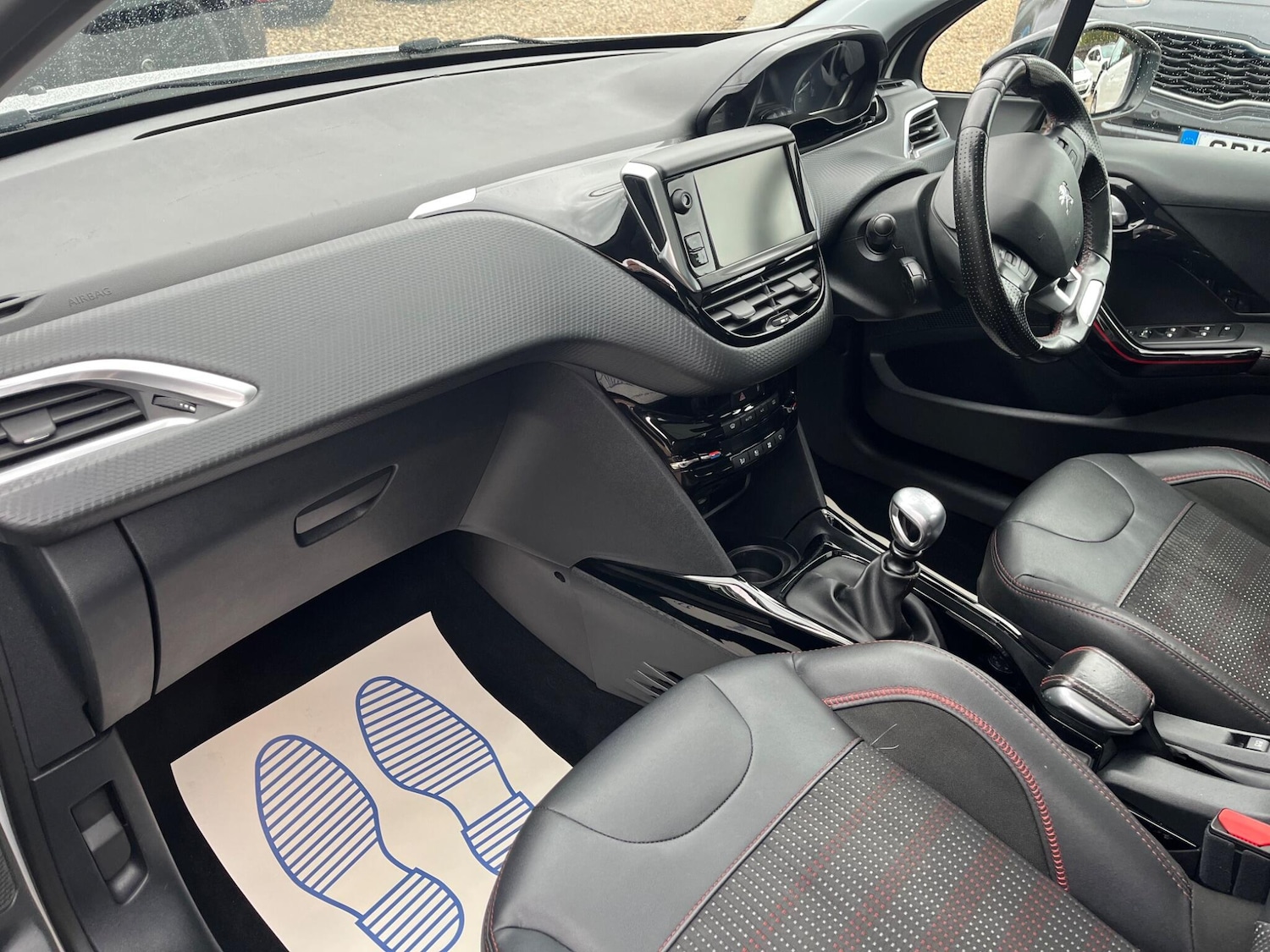 Used Peugeot 2008 2017 for sale - 76348853: Photo 11