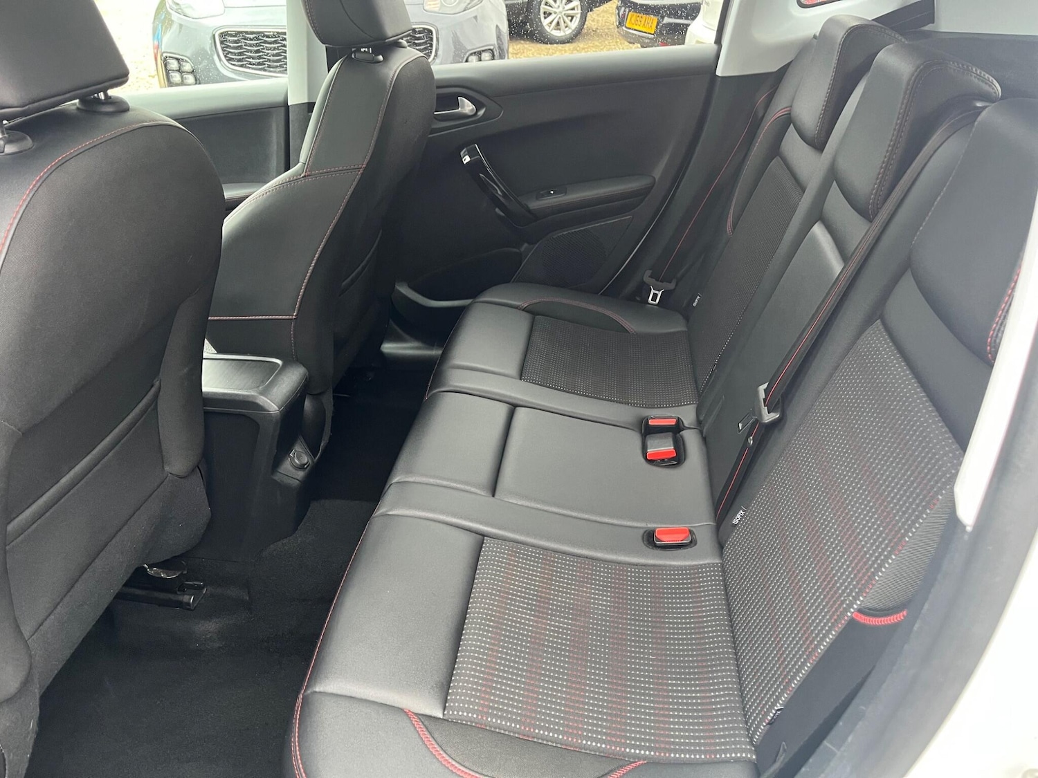 Used Peugeot 2008 2017 for sale - 76348853: Photo 13