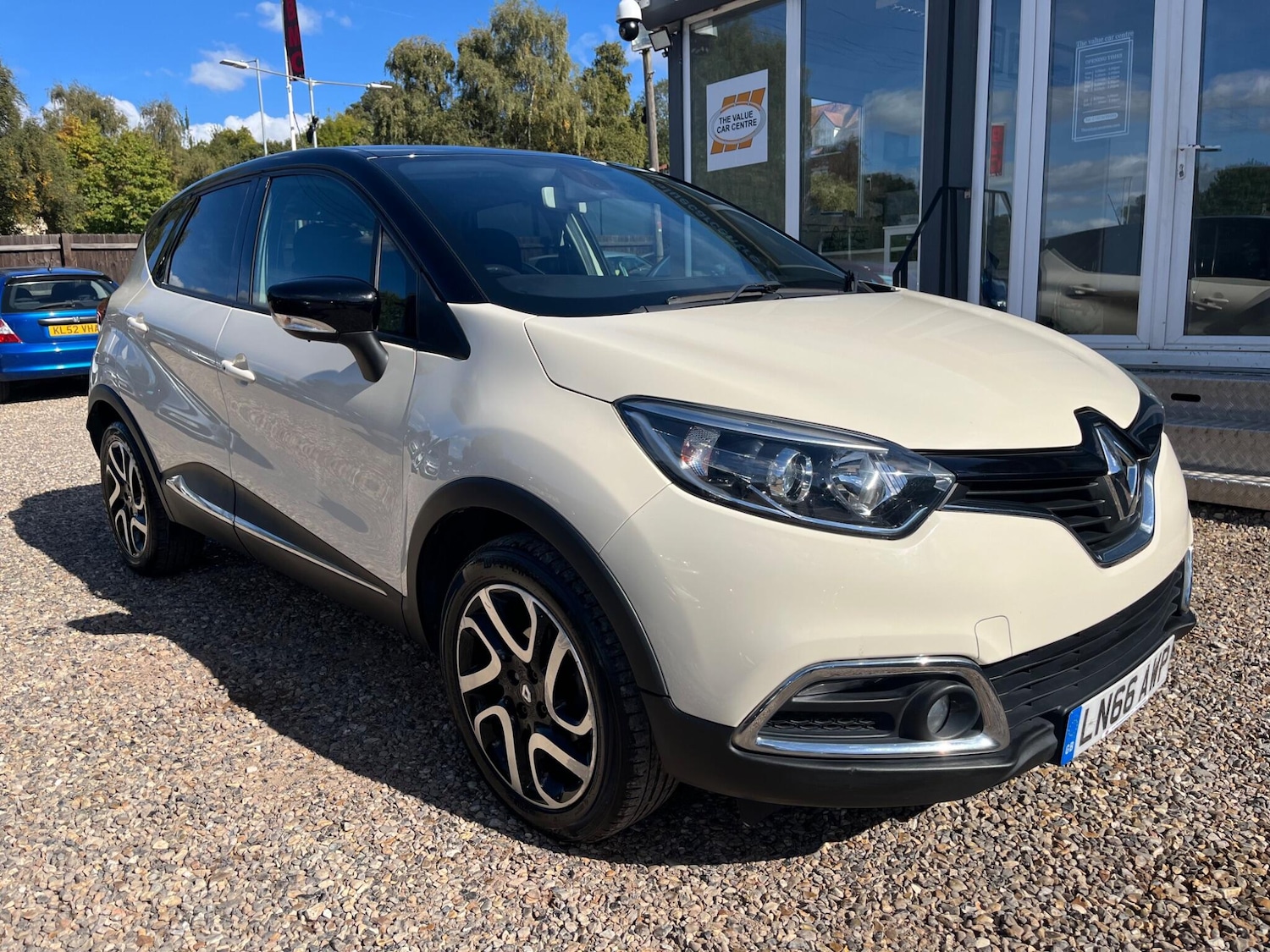 Used Renault Captur 2016 for sale - 76042001: Photo 1