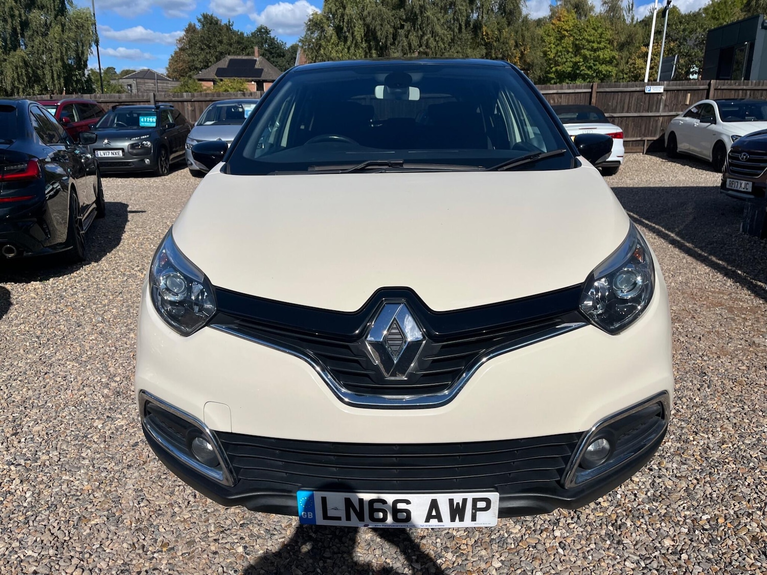 Used Renault Captur 2016 for sale - 76042001: Photo 2