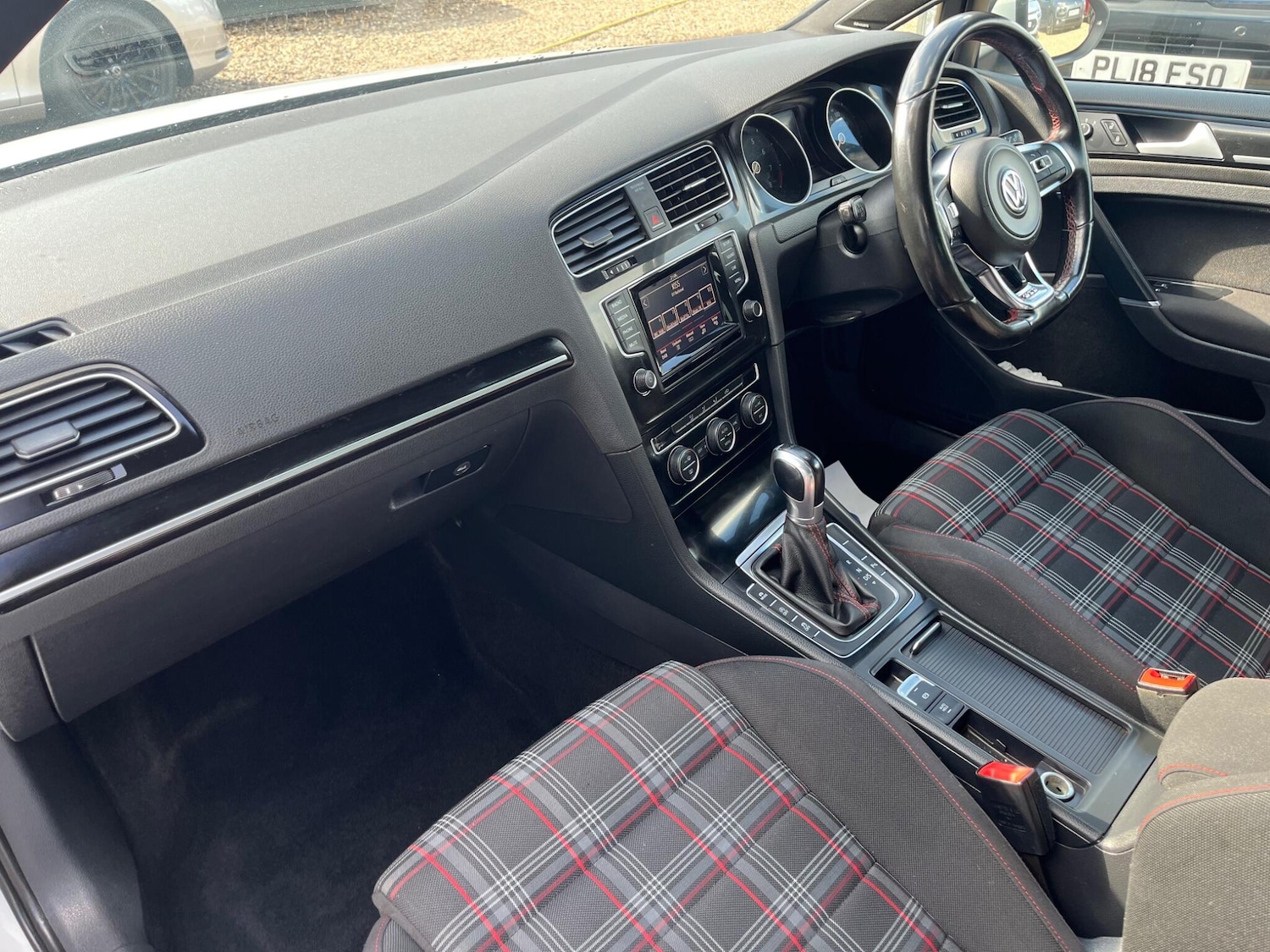 Used Volkswagen Golf 2014 for sale - 76094430: Photo 11