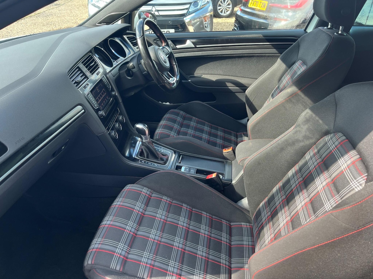 Used Volkswagen Golf 2014 for sale - 76094430: Photo 12