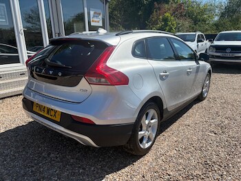 Used Volvo V40 Cross Country 2014 for sale - 78648085: Photo
