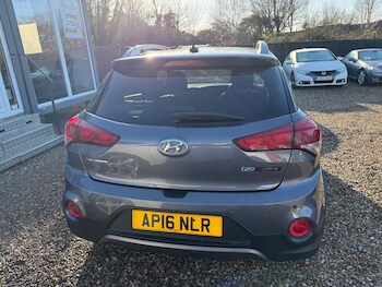 Used Hyundai i20 2016 for sale - 77066993: Photo