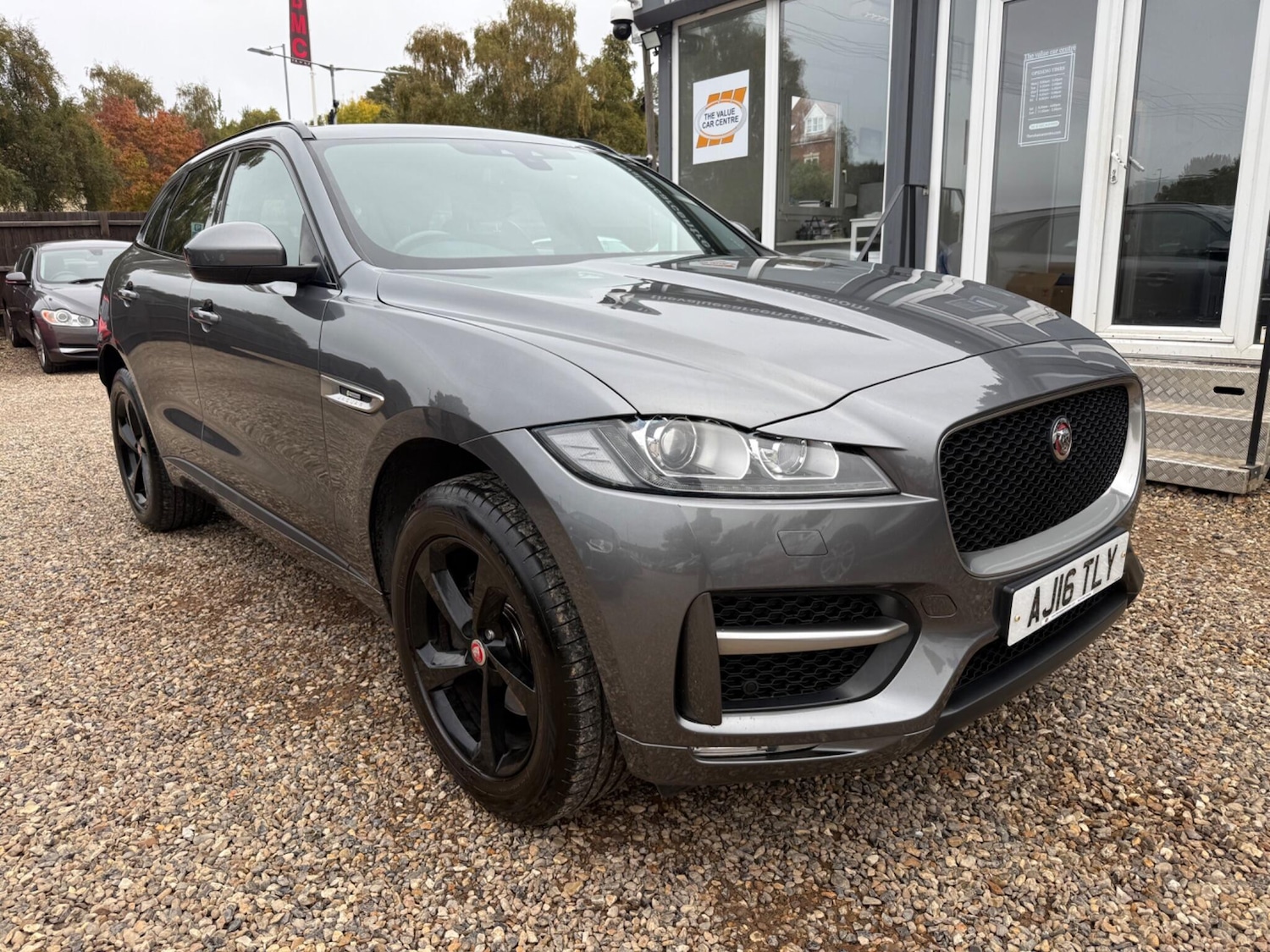 Used Jaguar F-Pace 2016 for sale - 76260462: Photo 1