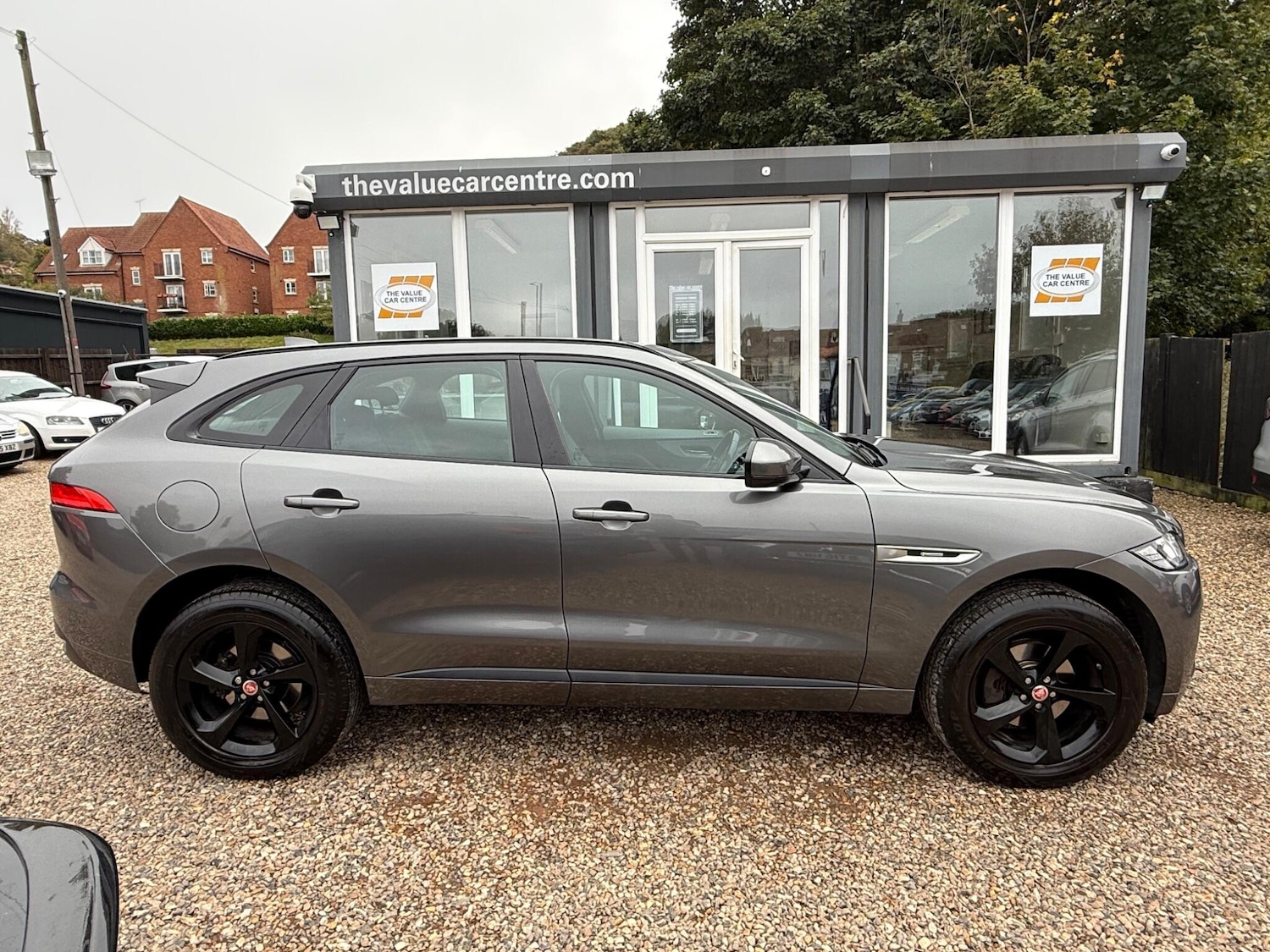 Used Jaguar F-Pace 2016 for sale - 76260462: Photo 2
