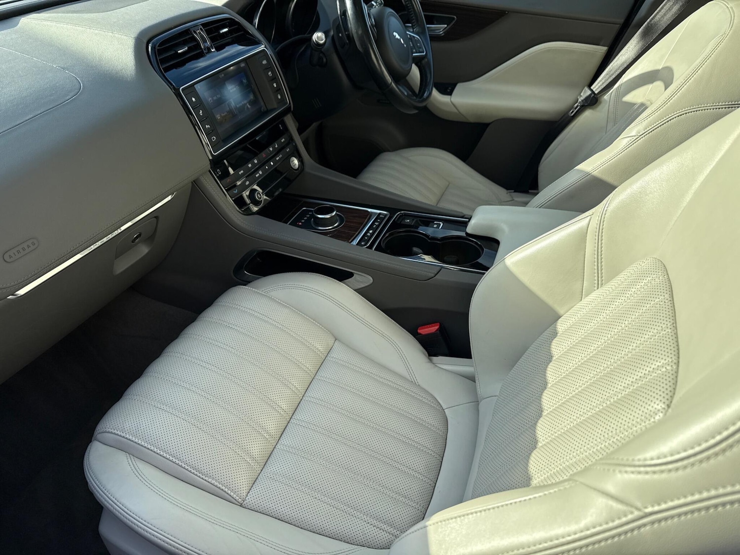 Used Jaguar F-Pace 2016 for sale - 76991794: Photo 11