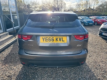 Used Jaguar F-Pace 2016 for sale - 76688547: Photo