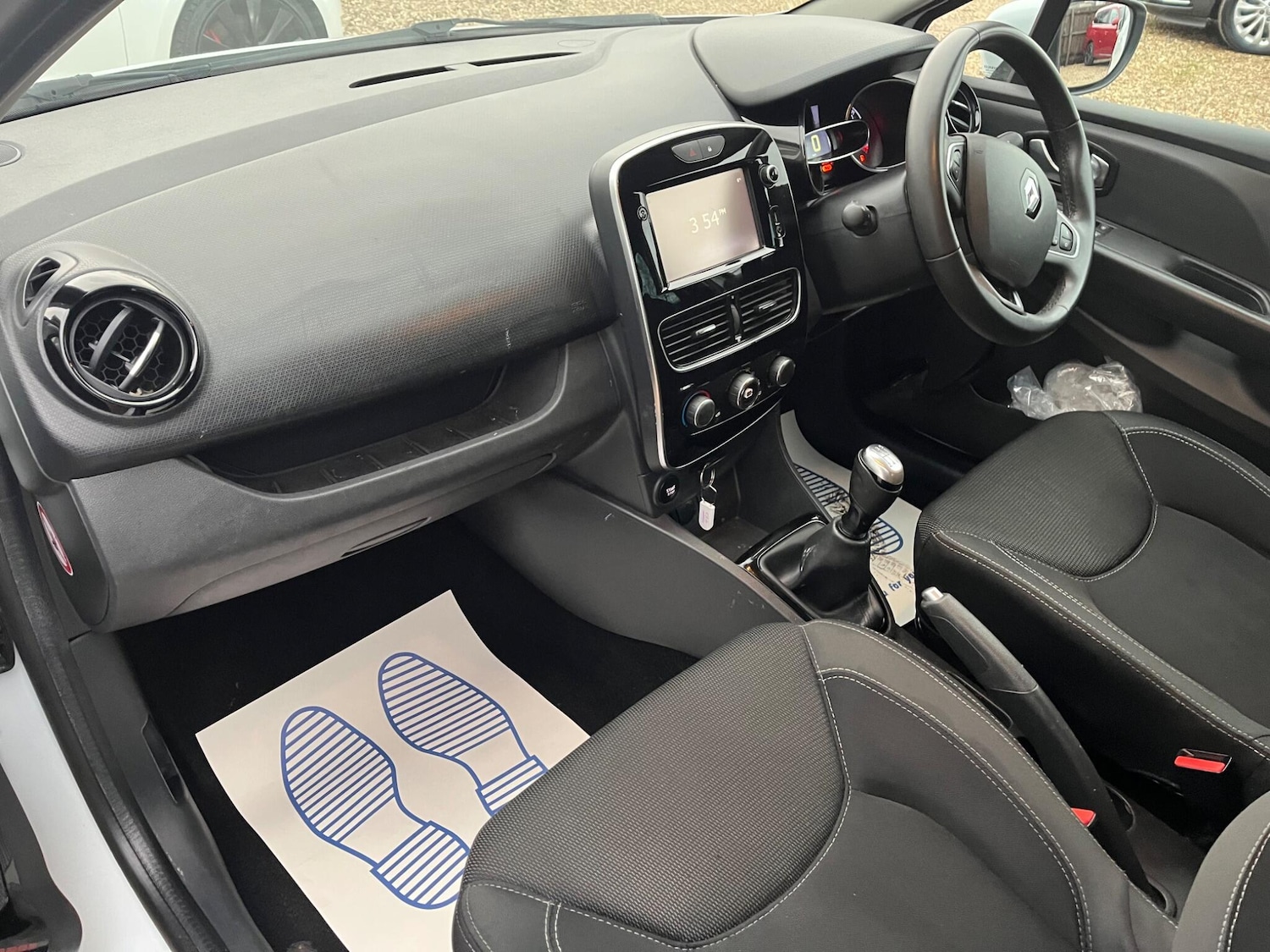 Used Renault Clio for sale - 77808117: Photo 11