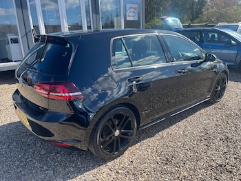 Used Volkswagen Golf 2015 for sale - 77994113: Photo