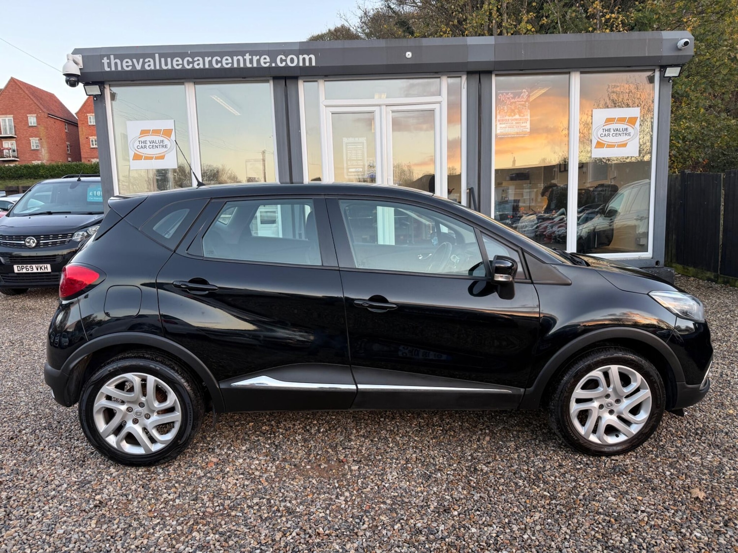 Used Renault Captur 2016 for sale - 76607982: Photo 2