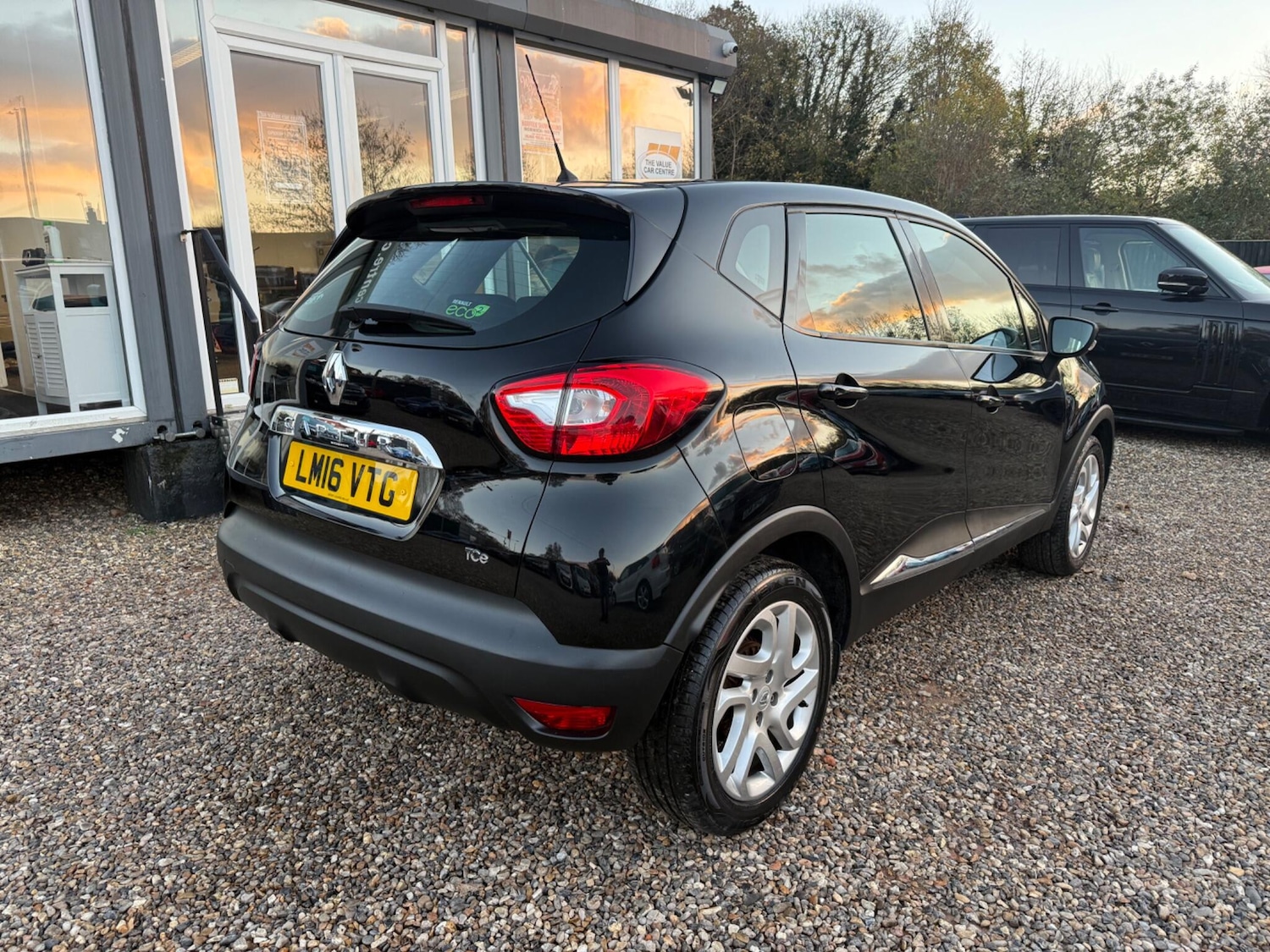 Used Renault Captur 2016 for sale - 76607982: Photo 3