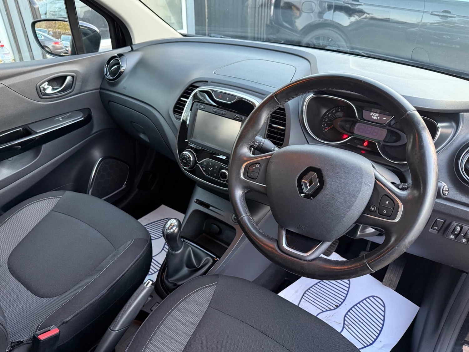 Used Renault Captur 2016 for sale - 76607982: Photo 9