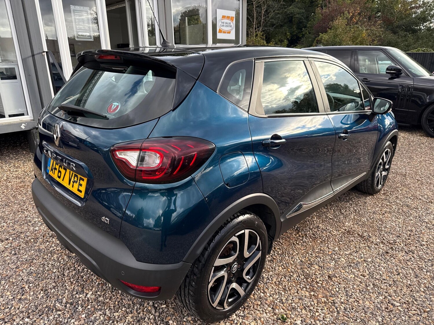 Used Renault Captur 2017 for sale - 76247930: Photo 3